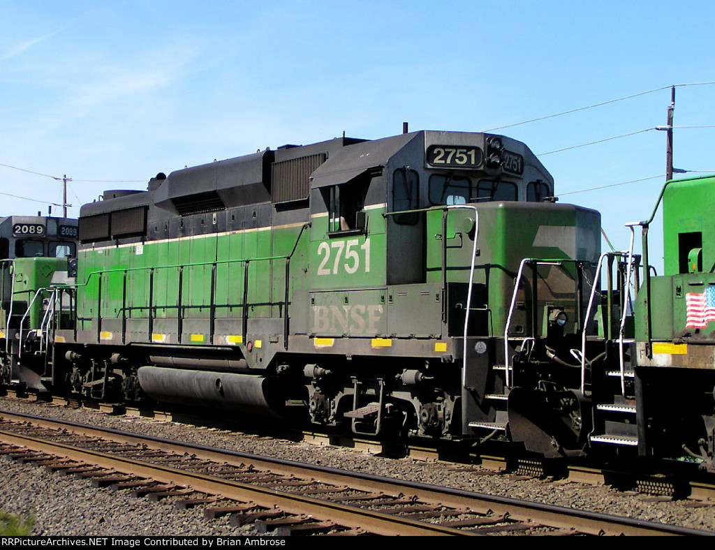 BNSF GP39E 2751